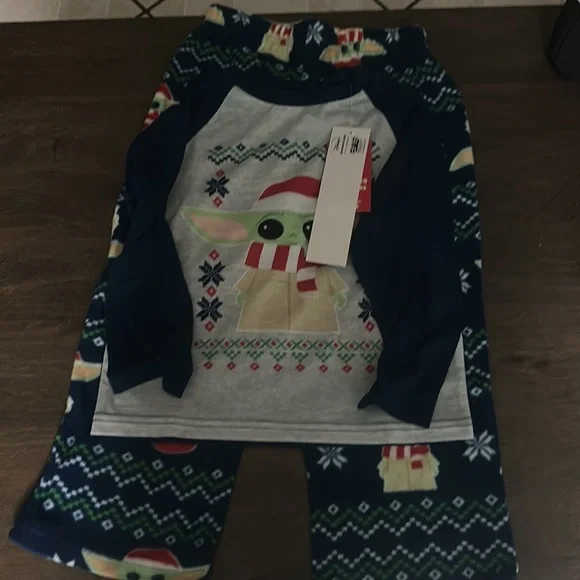 Jammies For Your Families® Star Wars The Mandalorian Grogu Aka Yoda Pajama Set - Picture 7 of 9
